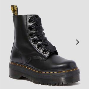 Dr Martens Molly Leather Platform Boots Women’s Size 7.